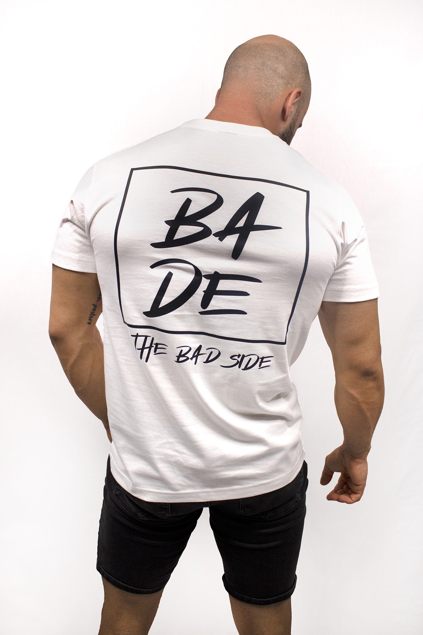 BADE SQUARE LOGO T-SHIRT